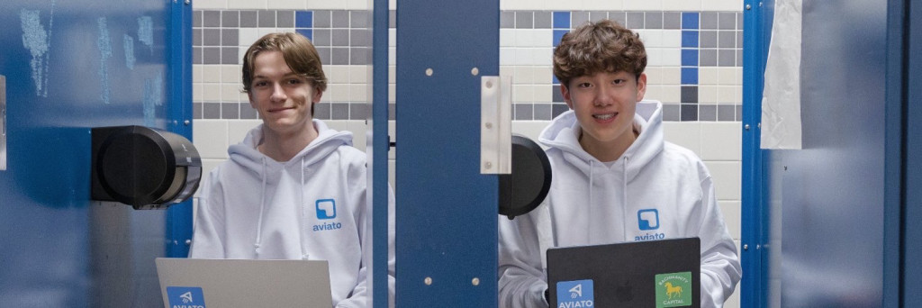 埃里克(Eric Zhu)目前与同样年轻的拍档经营第二间公司、创业融资平台Aviato。