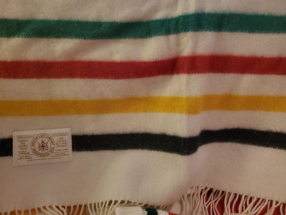 希望在周末之前购买一条羊毛哈德逊湾毯子的人可能会失望。 (Emma Crawford/1130 NewsRadio图片)