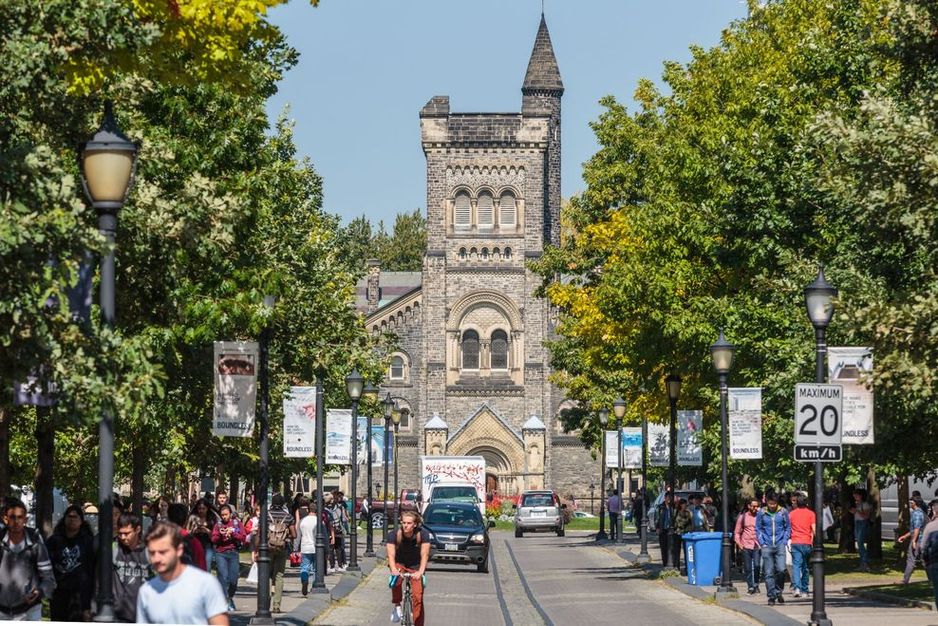 加拿大宣布为部分国际学生提供1亿美元奖学金