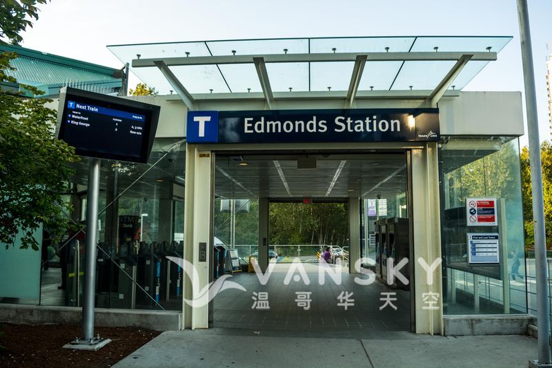 240920153821_800px-Translink_Edmonds_Station-a.jpg