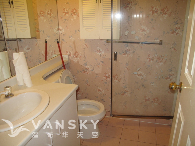 251021103605_卫生间.JPG