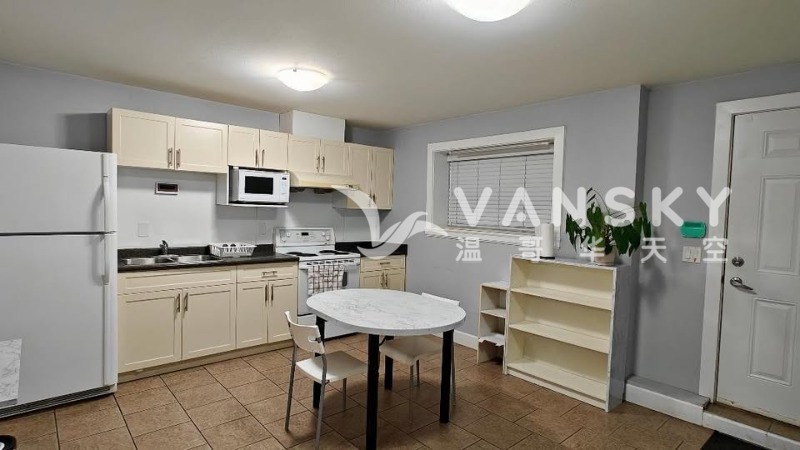 260410150914_kitchen2.jpg