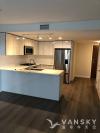Richmond 空调 近Capstan Way天车站 4年新1b卧1b大公寓