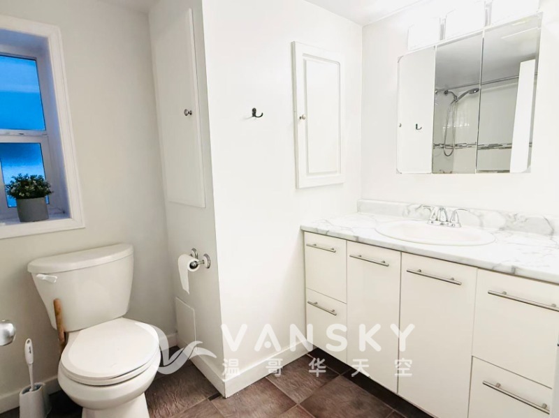260523193129_bathroom_1.jpeg