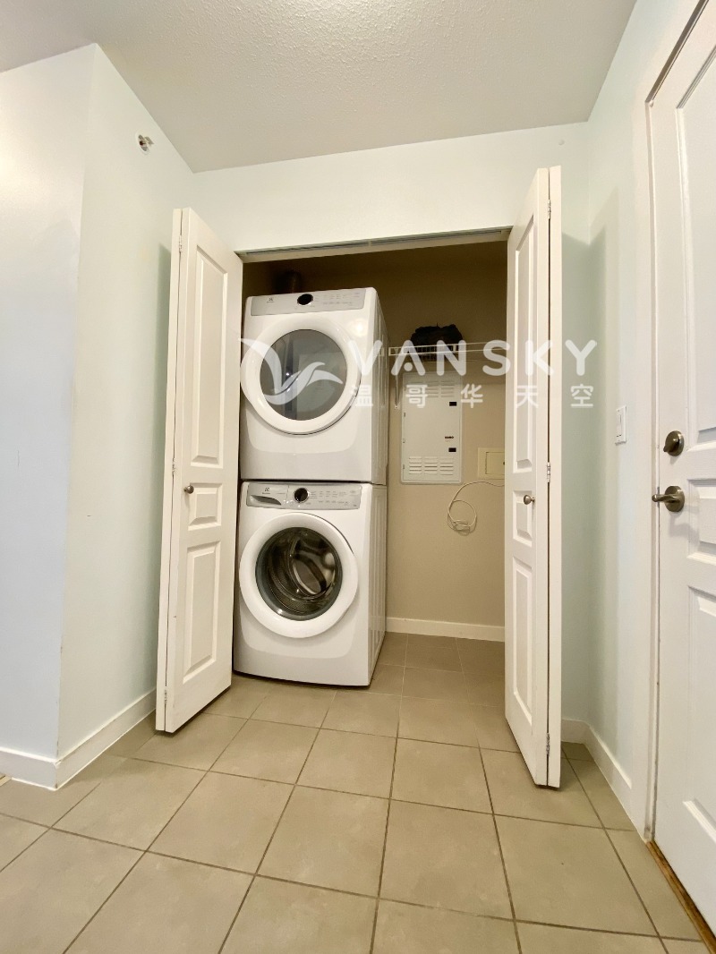 241116190259_unit-front-washer-dryer.jpg