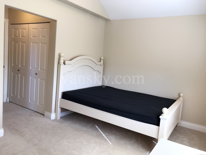 171029144541_Room1.jpg