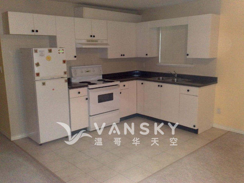 250903120831_kitchen.jpg