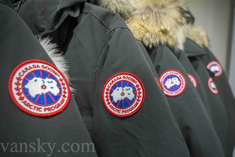 200223035713_Canada-Goose_logo_parka_jacket_PA-purchased-1.jpg