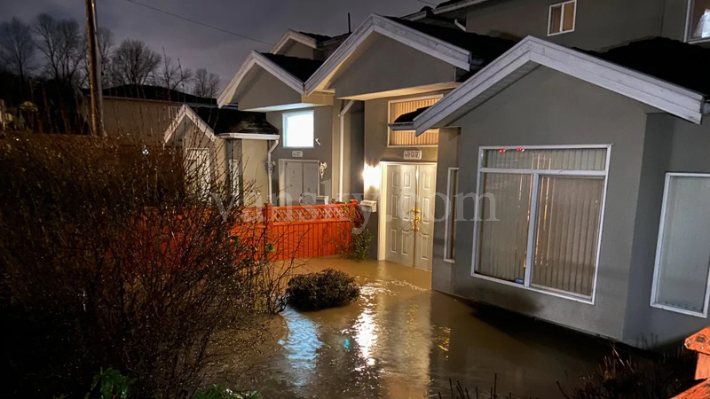 191214115700_water-main-break-overnight.jpg