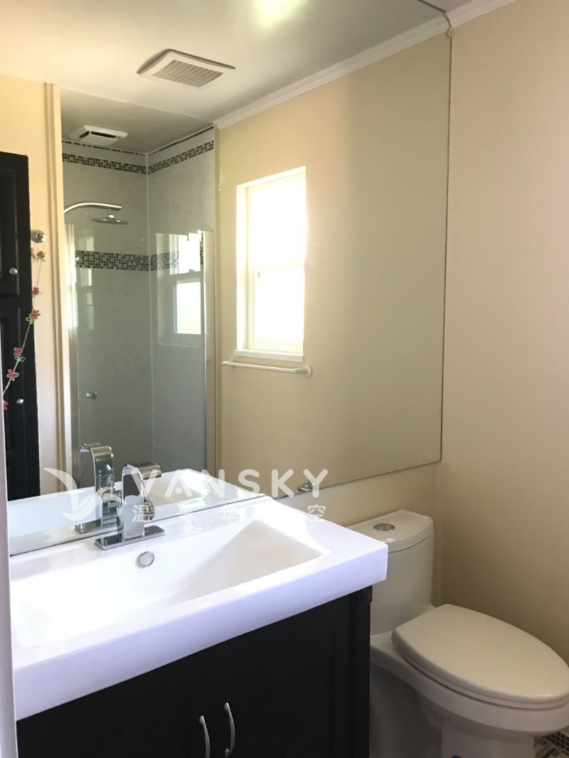220917180428_Washroom-1.JPG